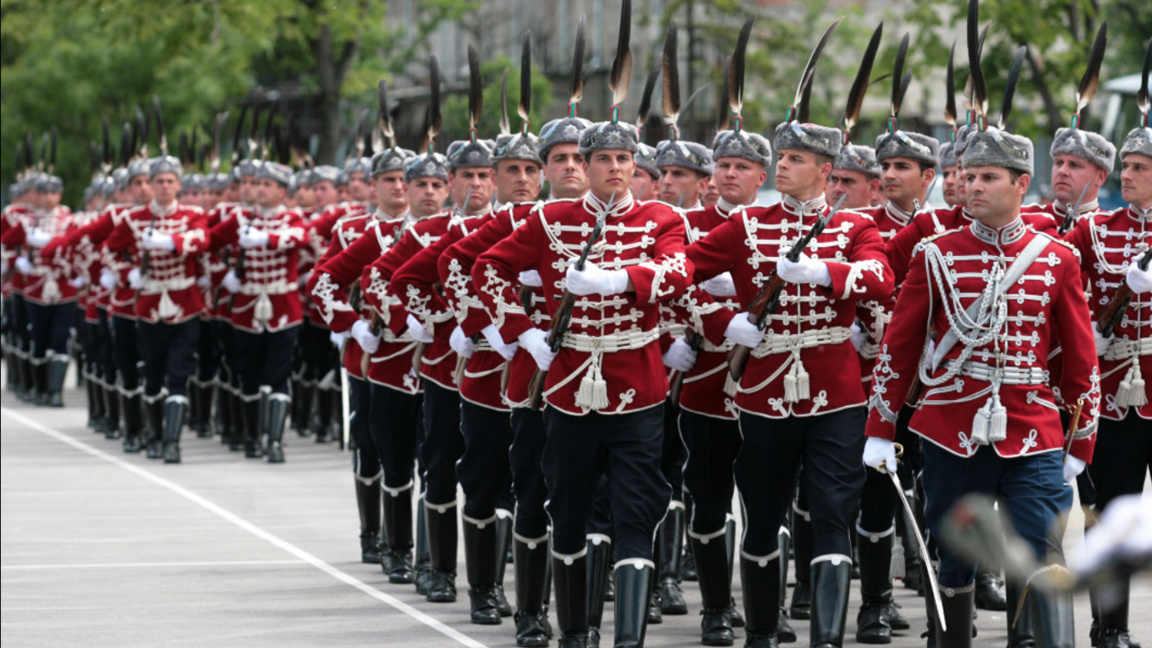 El uniforme de los guardias de honor, símbolo de la valentía del soldado búlgaro