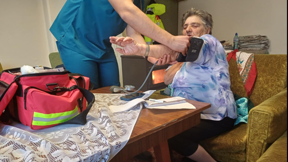 Безплатни здравни грижи там, където лекар не е стъпвал от години