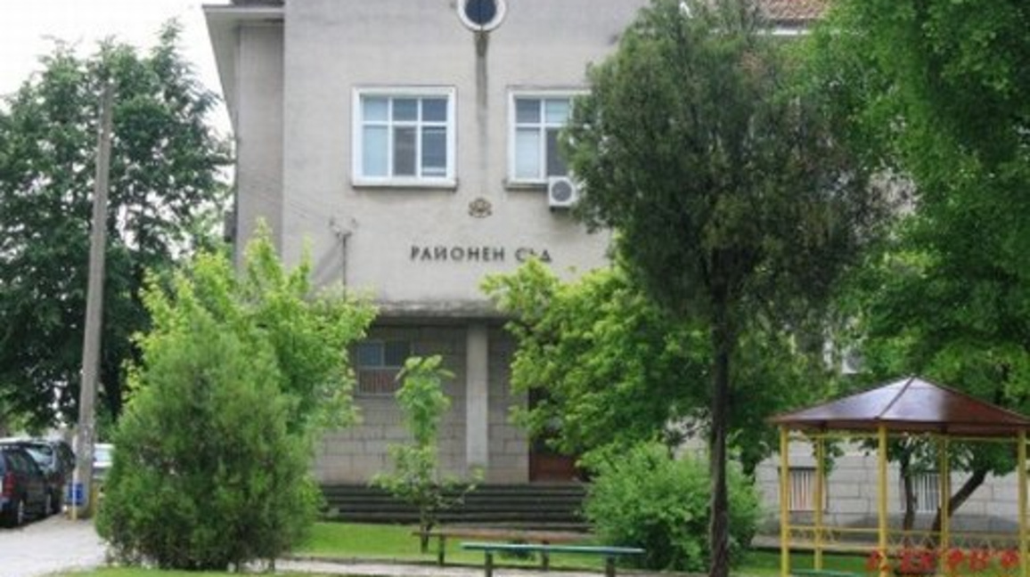 В Елхово задържаха двама гранични полицаи за трафик на мигранти
