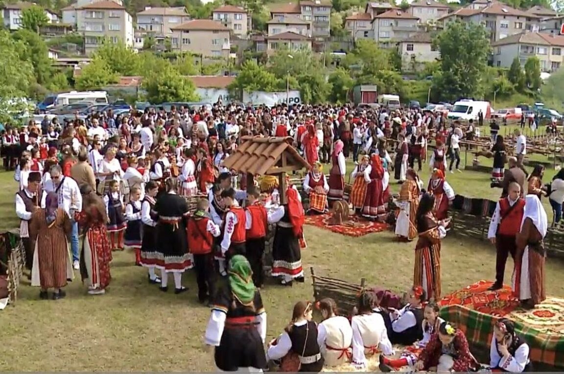 Златоград събира хиляди гости за двудневния празник на чевермето