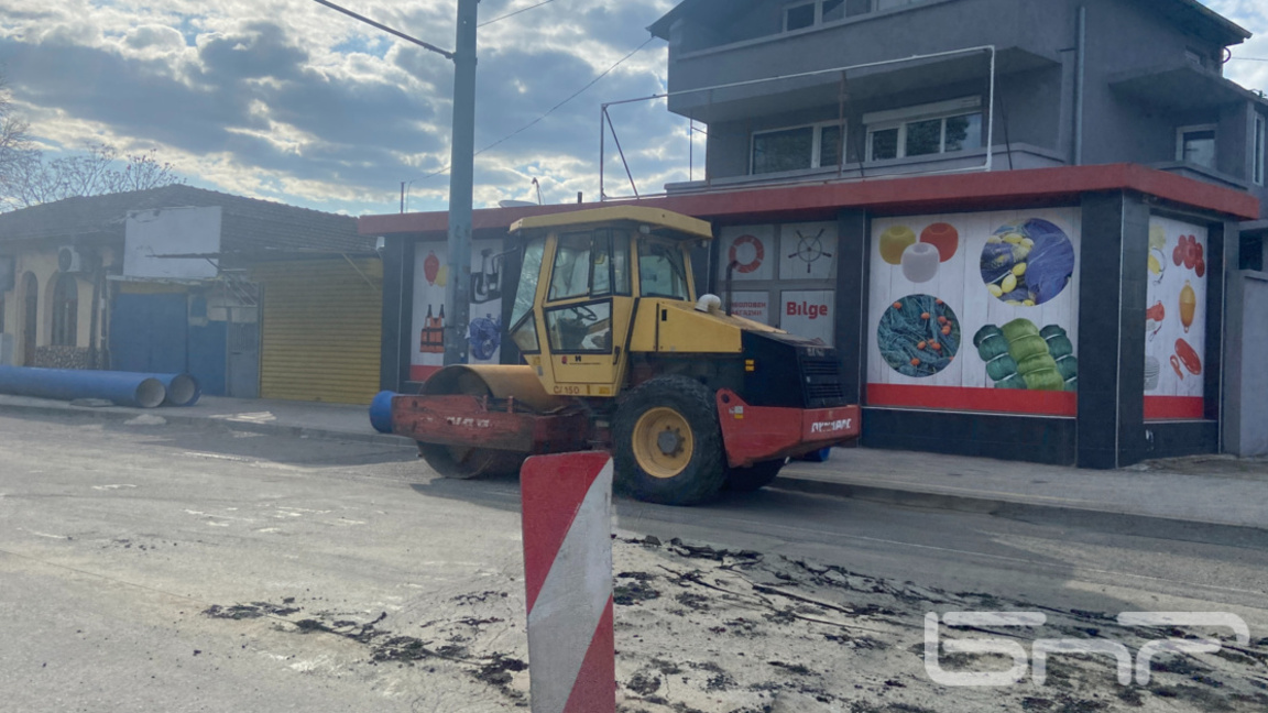 Затварят отново част от бургаската улица "Асен Златаров"