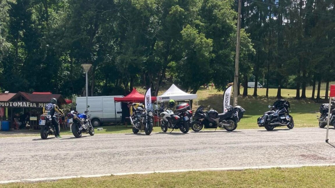 Sărbătoarea motocicliștilor de lângă peștera Ledenika