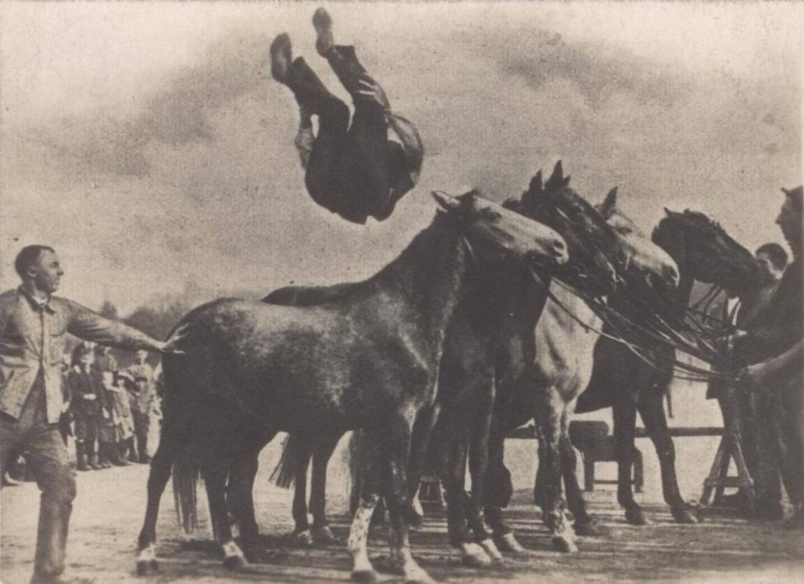 Прыжок через пять лошадей в Берлине, 1912