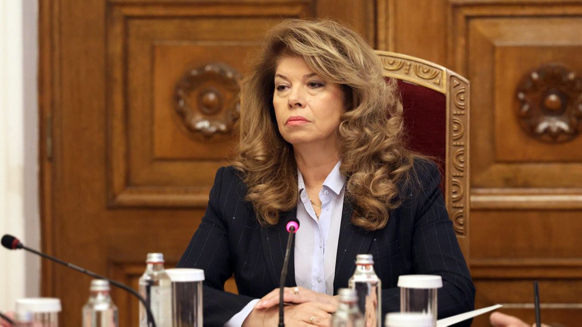 La presidenta continúa las consultas para primer ministro interino 