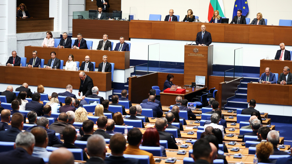 Ομιλία του αρχηγού της ΠΒ Ρούμεν Ράντεφ στη Βουλή 