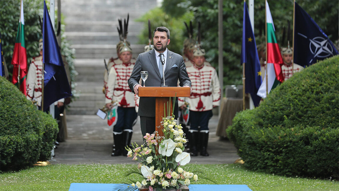 Bölgedeki Bulgaristan vatandaşlarının haklarının korunması önceliğimizdir