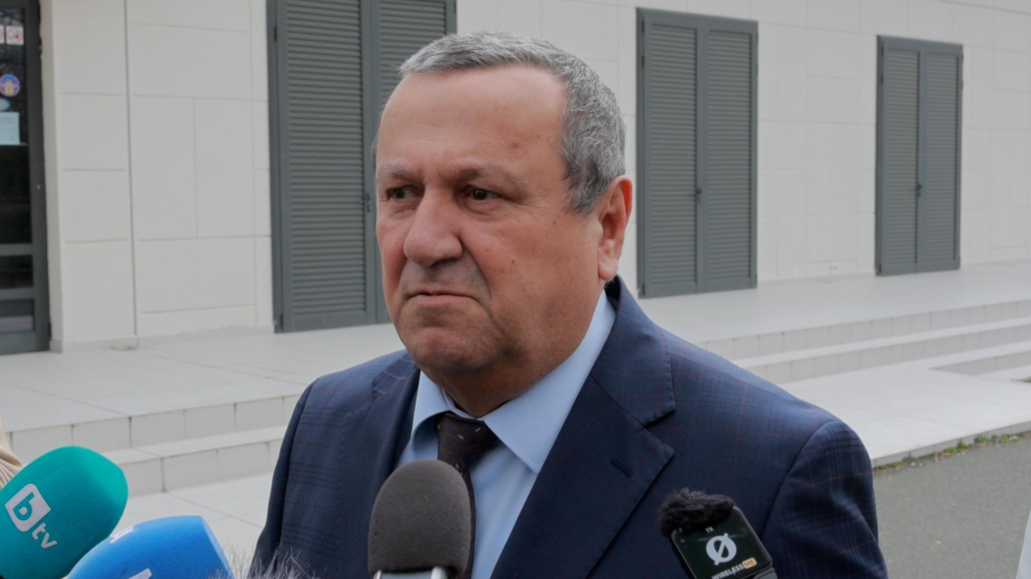 Министърът на труда и социалната политика Хасан Адемов