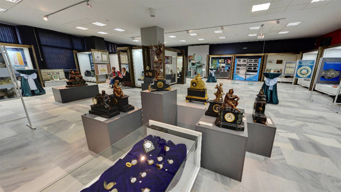 В залите на Националния политехнически музей, архив.