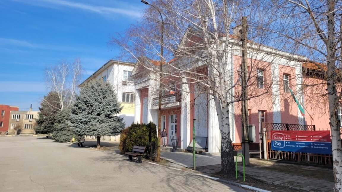 Предложения за ремонт на улици предизвикаха спор в Общинския съвет в Ново село