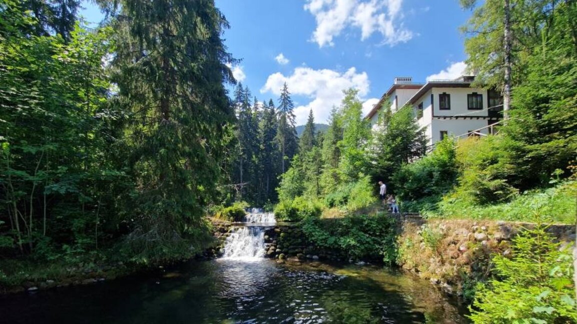 "Tsarska Bistritsa" Sarayı'nda gezi ve dinlenme