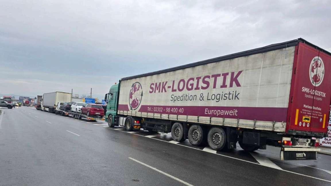 La police a stoppé la circulation vers Koulata à la frontière avec la Grèce