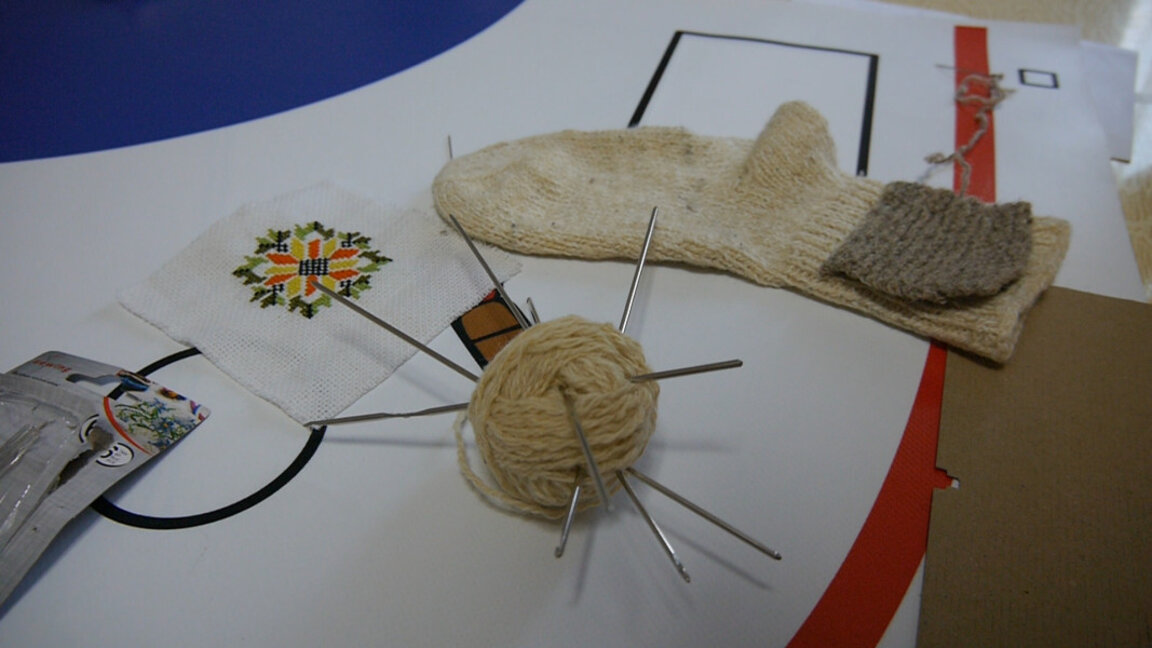 “Calcetines inteligentes”: la iniciativa que ayuda a las personas con demencia en Bulgaria