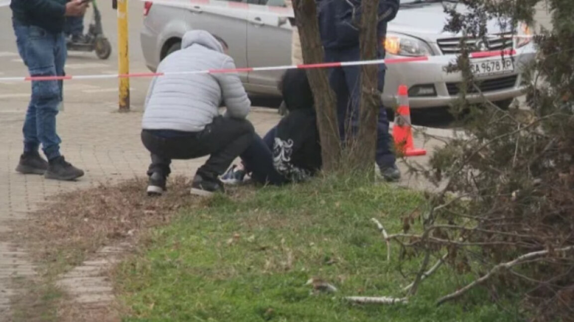 Una mujer con problemas mentales atacó a personas con un cuchillo en la capital