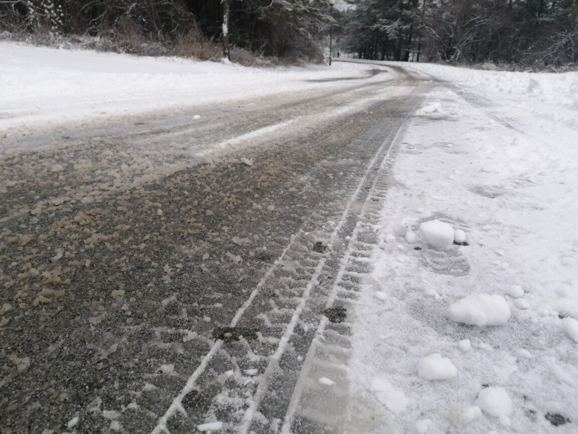 Слаб снеговалеж на „Шипка“ и Прохода на републиката