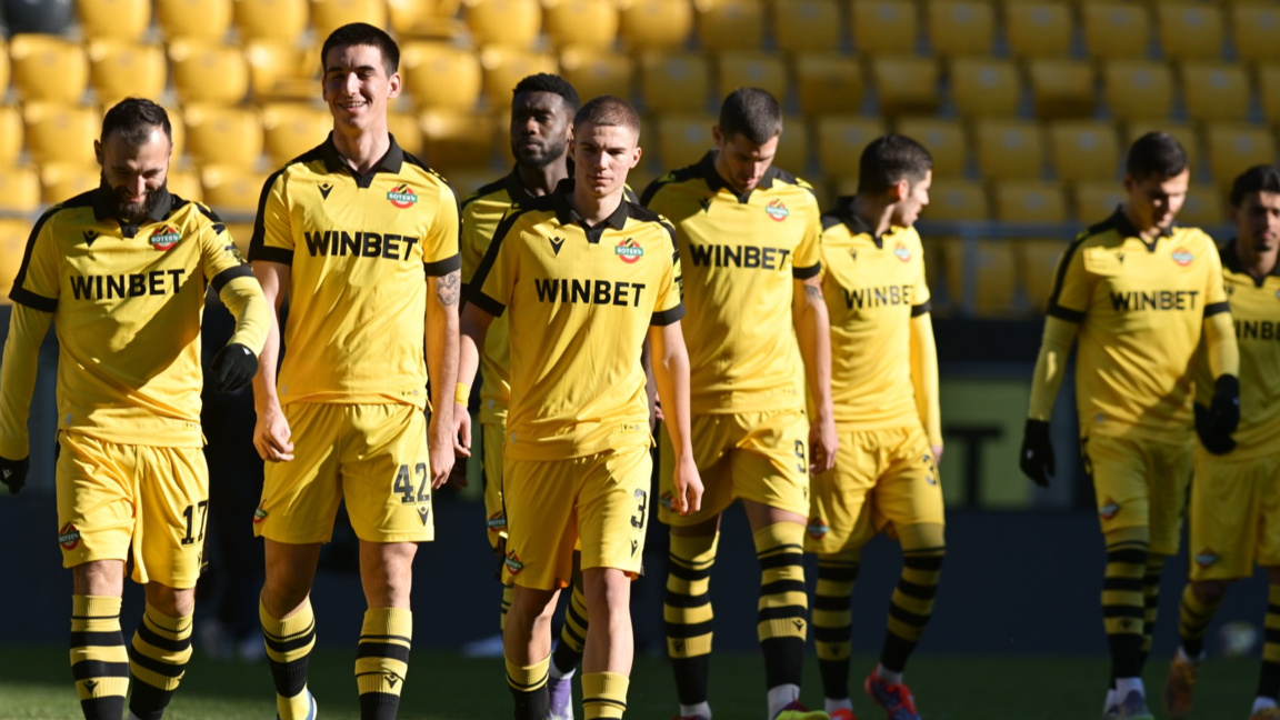 "Ботев" пристигна на лагера си в Турция