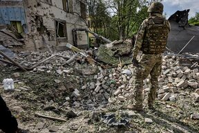 Разрушения по сгради в украинския крайдунавски град Измаил след руска атака с дронове