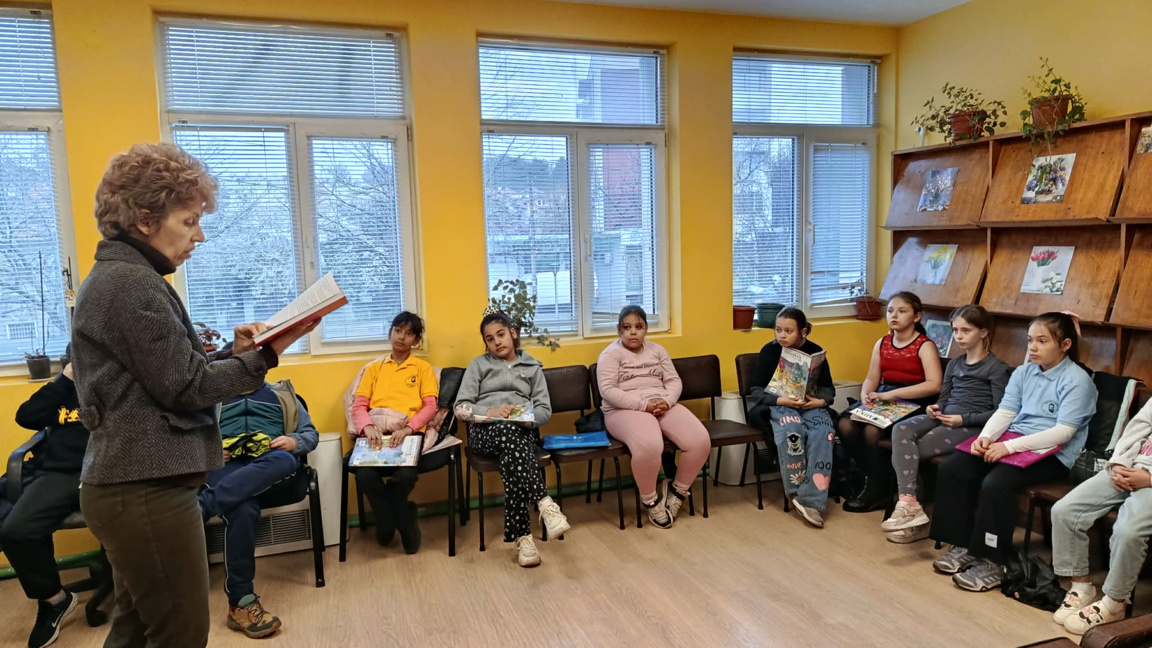 Маратон на четенето започна в Мездра