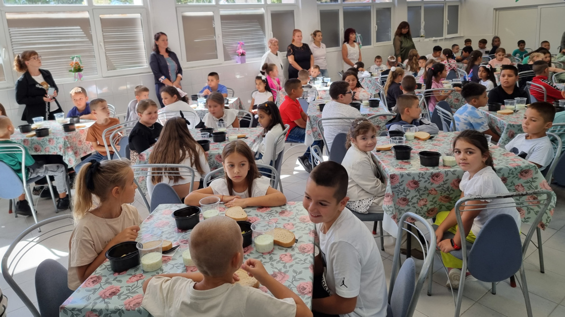 "Стотинки за щастие" събра близо 10 000 евро за топъл обяд за деца