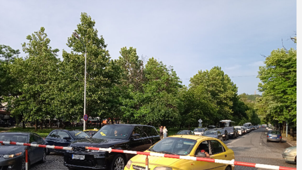 Велосипедист загина, блъснат от влак на прелез в Пловдив