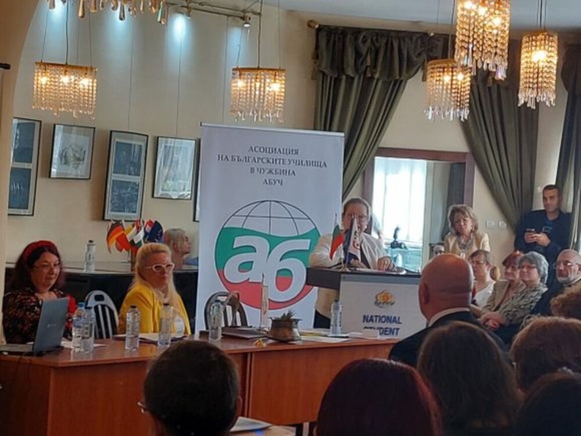 Ирина Владикова: Нужна е единна стратегия за българските училища в чужбина