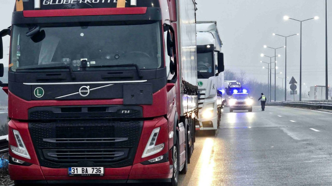 Heavy truck traffic reported at border crossings into Türkiye