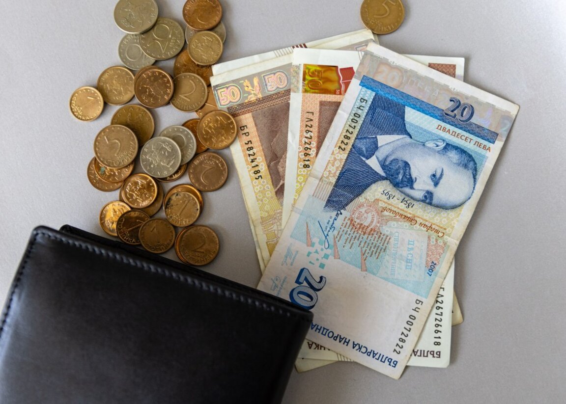 Bullgaria mbetet vendi me pagën minimale më të ulët në BE