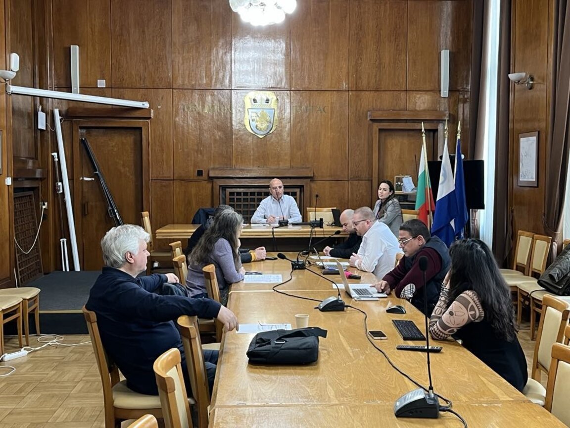 Инвеститор поиска увеличение на дебита на минерална вода