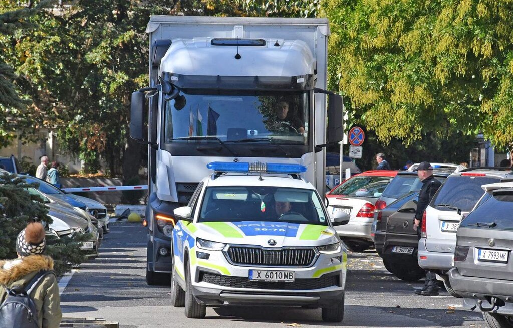 В Хасково пристигнаха 249 300 бюлетини за президентските избори 