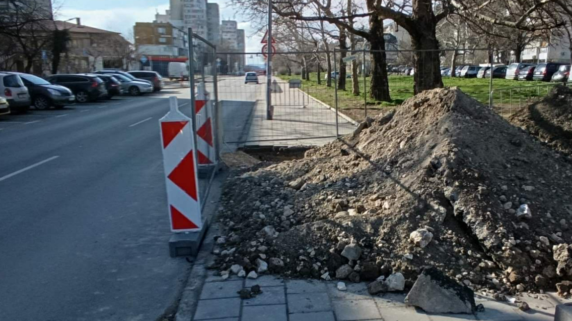 До 10 дни ще преасфалтират разкопан участък от ул. "Младежка" във Варна