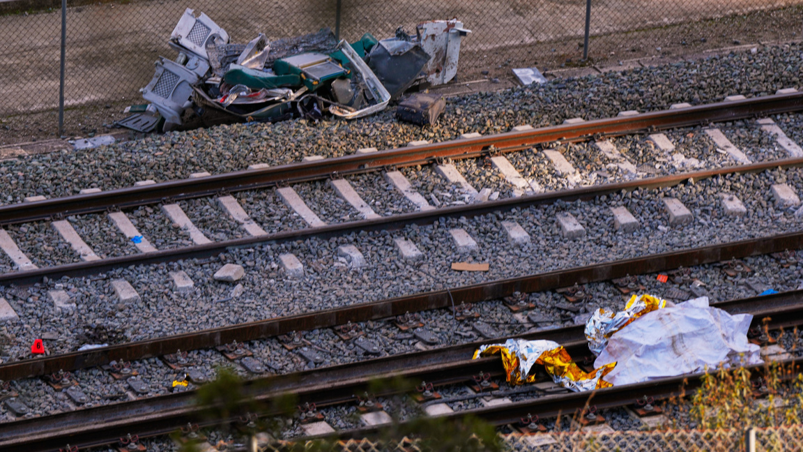 Броят жертвите на влаковата катастрофа в Андалусия достигна 45