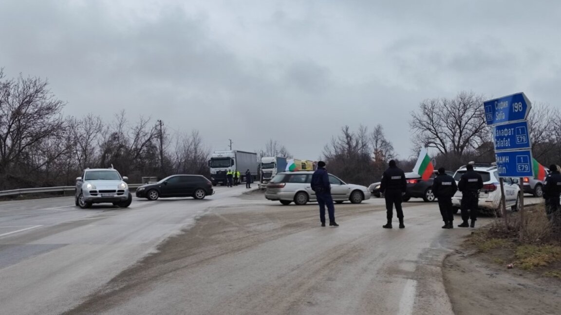Протест блокира за кратко два пътни участъка във Видинско