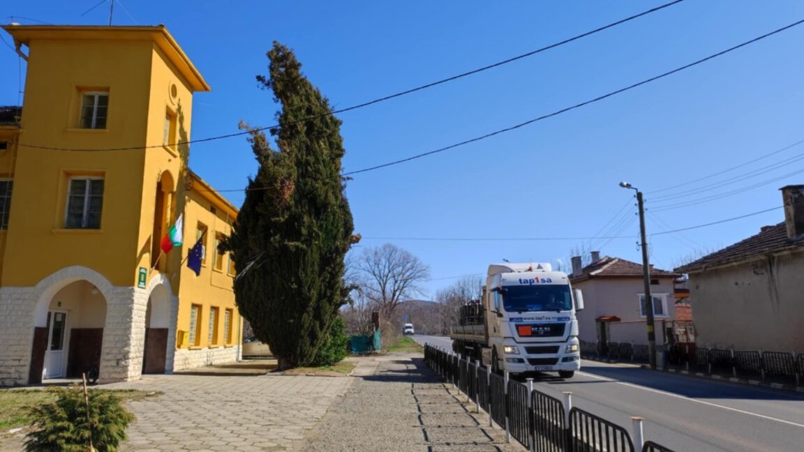 В старозагорското село Ракитница започна подписка за поставяне на камери или допълнителни неравности на пътя
