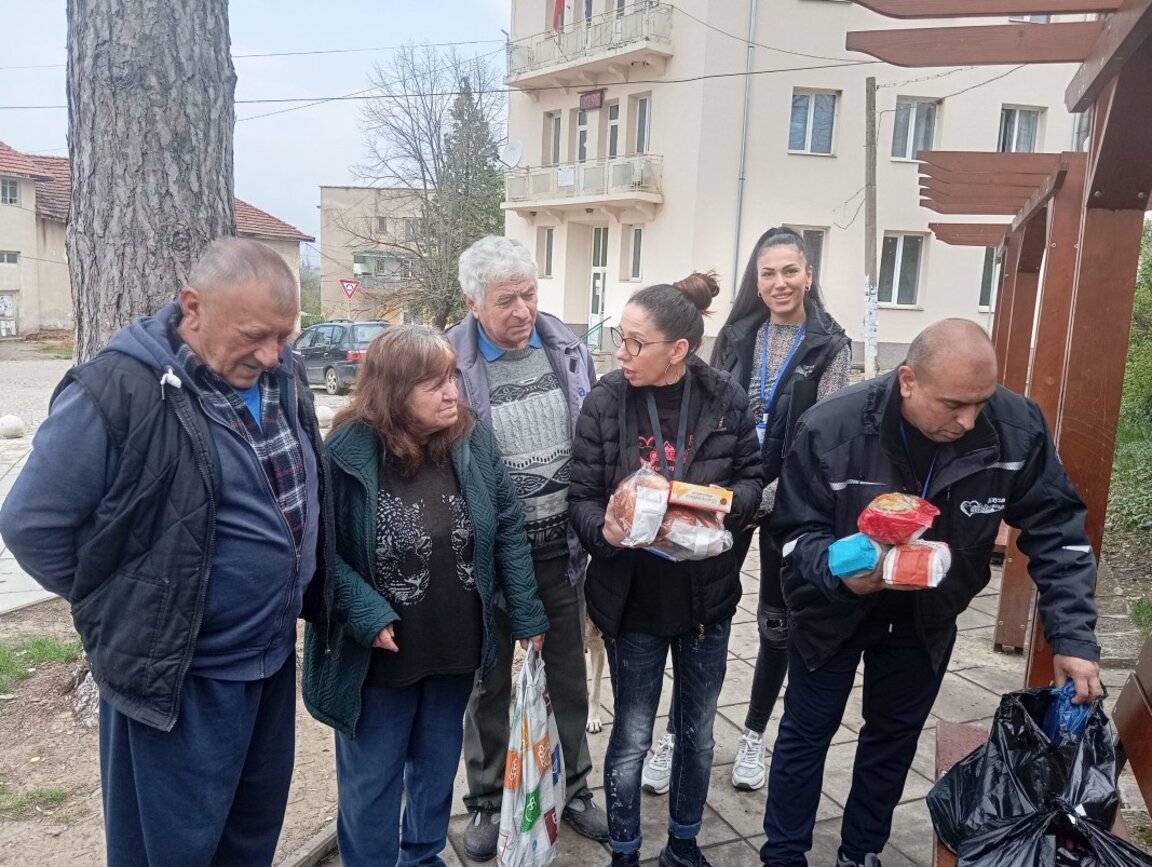 Сдружение "Кауза Северозапад" раздаде хранителни пакети за Великден