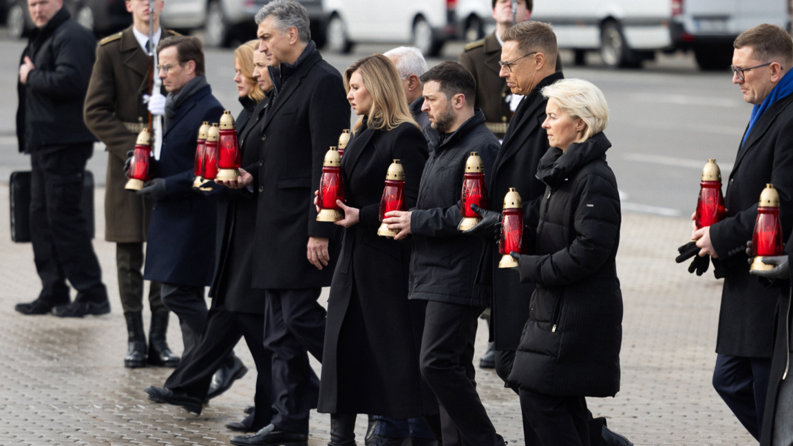 Зеленски, съпругата му и европейски лидери отдават почит на загинали украински войници в Киев, 24 февруари 2026 г.
