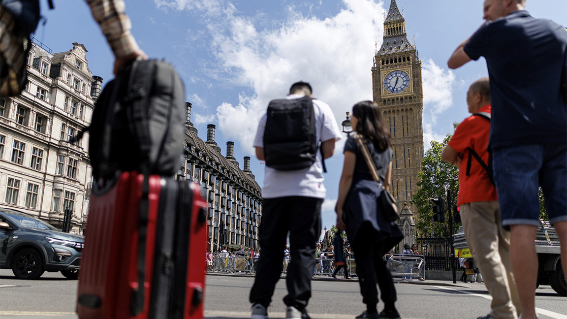 Le Royaume-Uni durcit sa politique migratoire