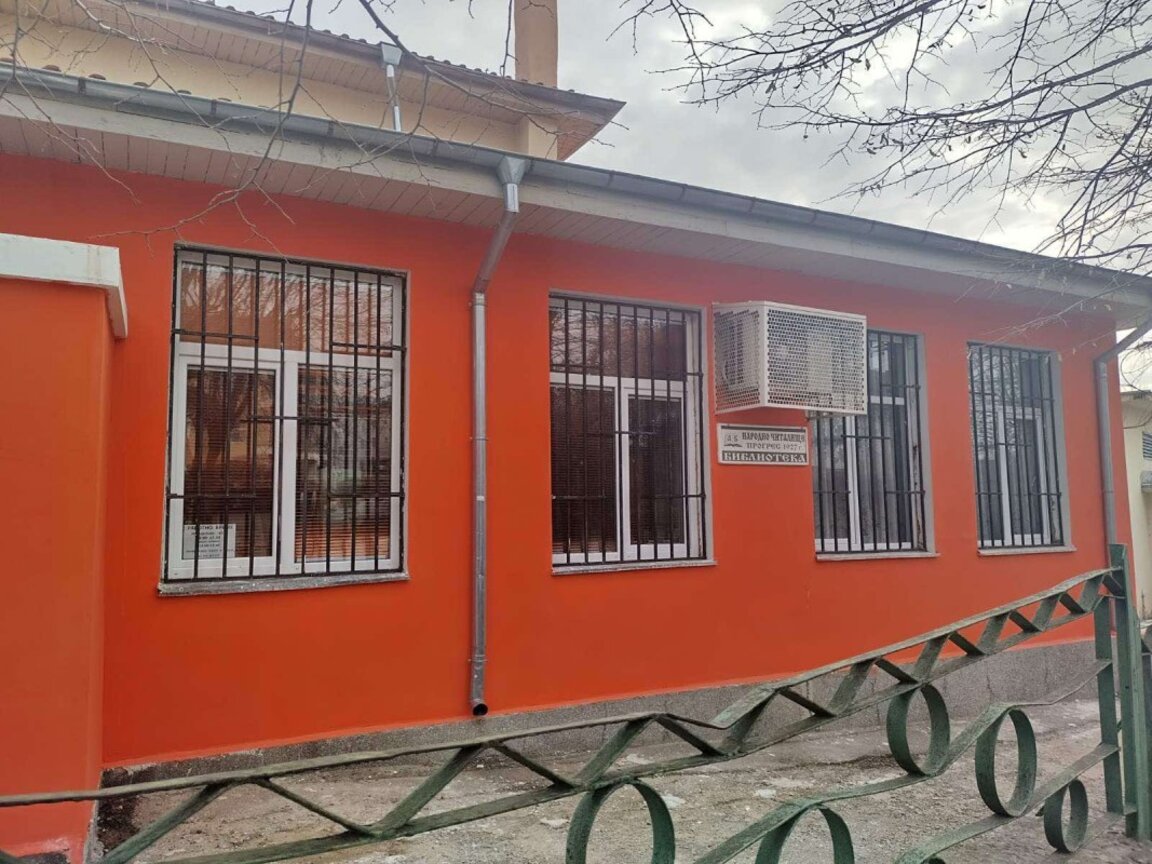 Застрашено ли е от събаряне близо 100-годишното читалище във "Виница"?