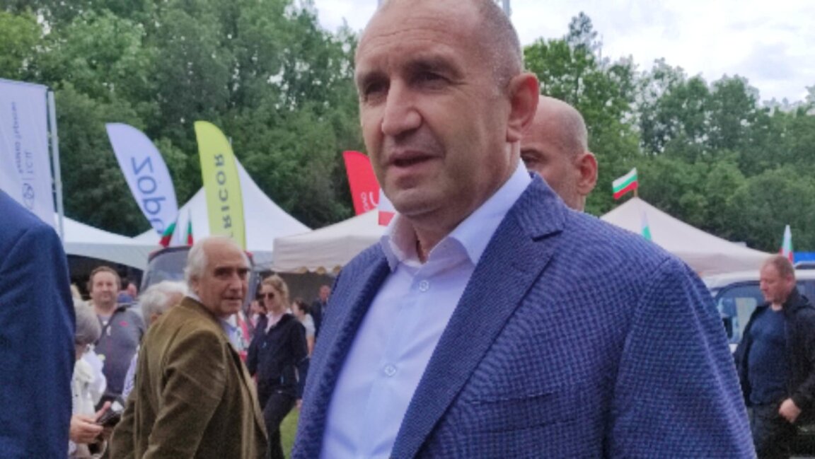 Радев: Протестите и проучванията показват, че хората държат думата им да бъде чута