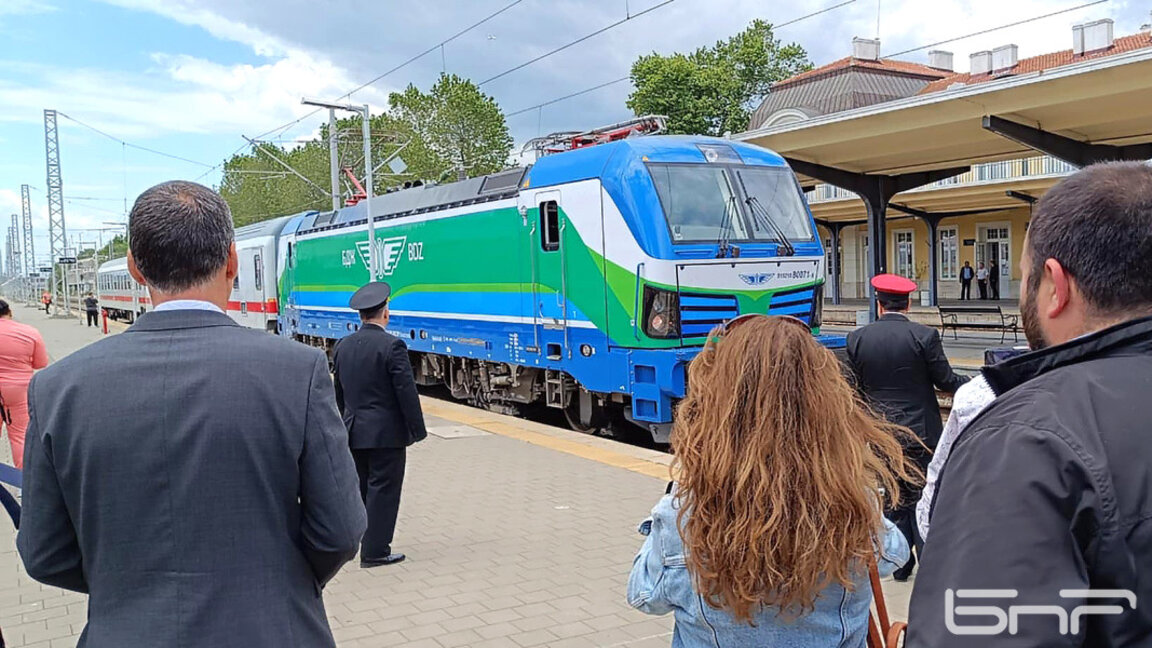Експресен влак ще свързва столицата с морето