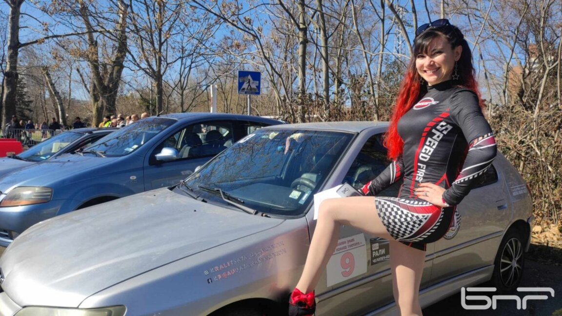 Красота и адреналин на осмомартенско рали в Бургас (ВИДЕО)