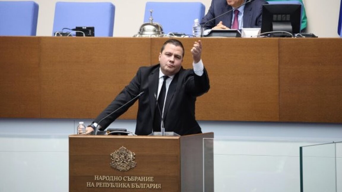 Опозицията обезсмисля самата процедура по вот на недоверие