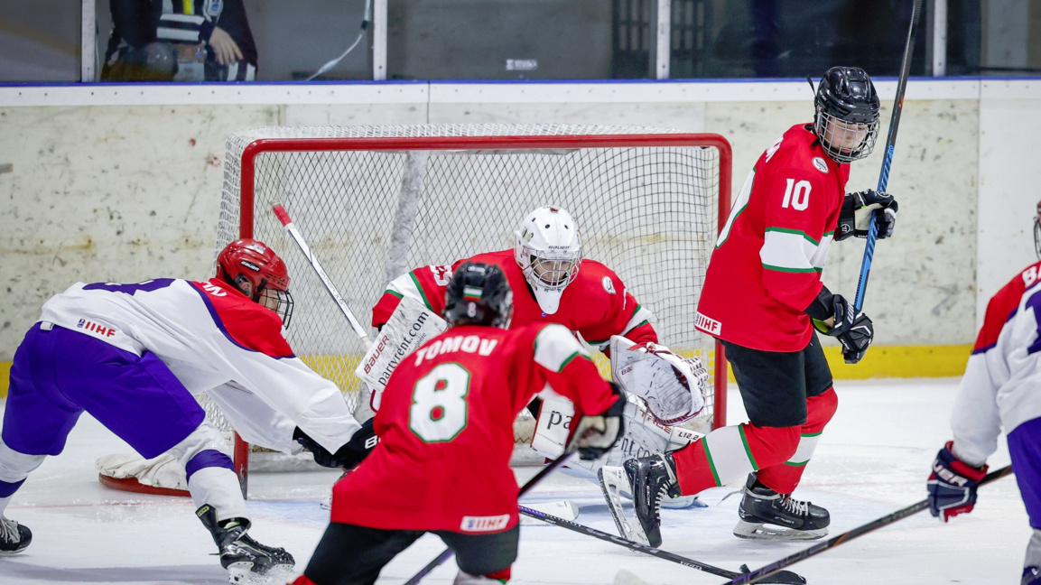 Нова загуба за хокеистите ни на Световно...