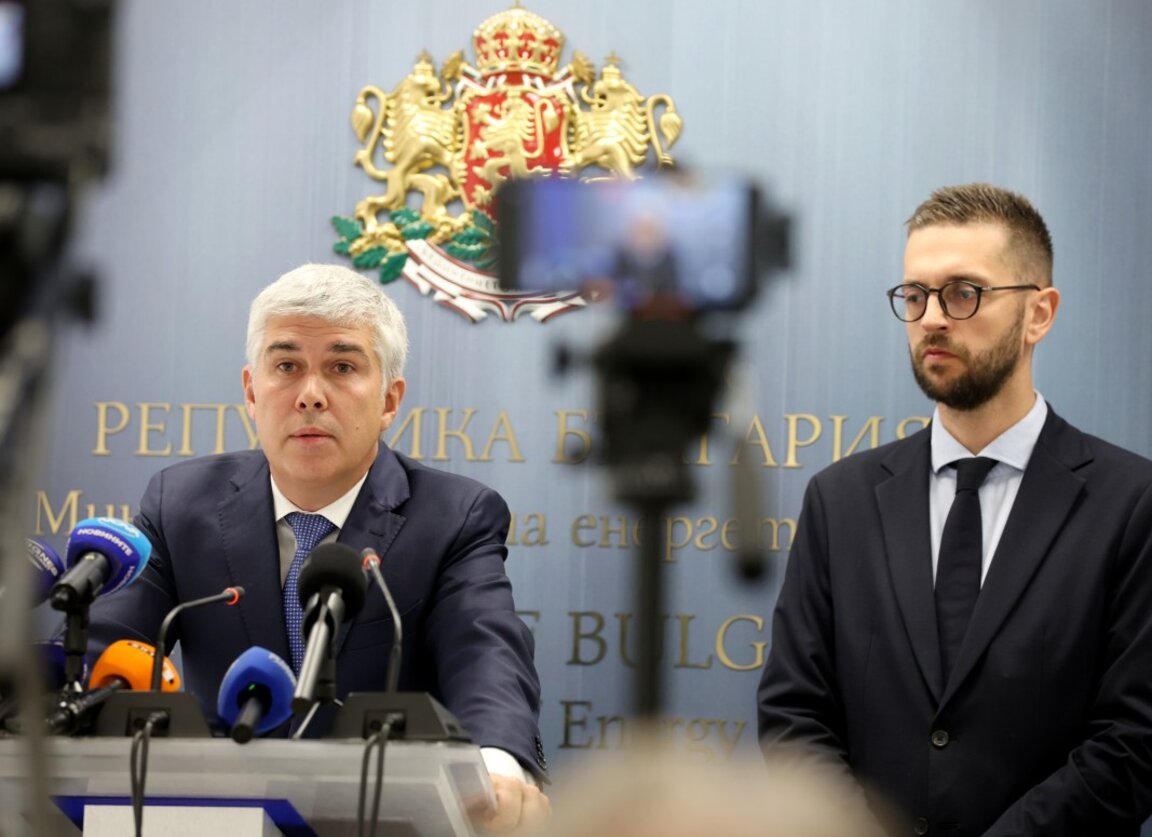 Ministri në detyrë i energjisë Vlladimir Malinov, Drejtori Ekzekutiv i "Bulgartransgaz" Kirill Ravnaçki