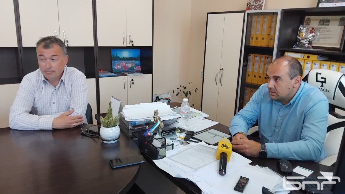 Благовест Рагев - зам. управител и Борислав Иванов- управител на "ВиК"- Перник
