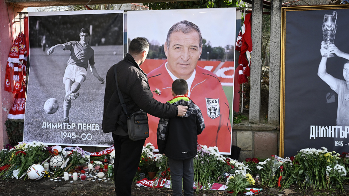 Bulgarians bid last farewell to legendary football coach Dimitar Penev