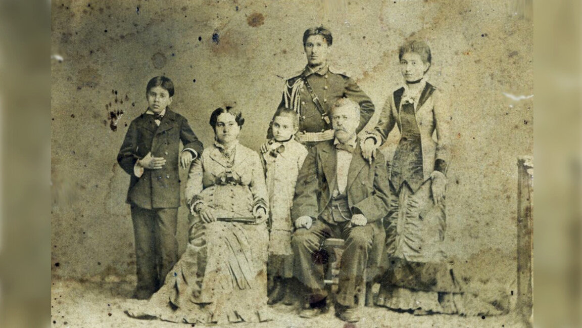 Ivan Paraskevov cu familia sa