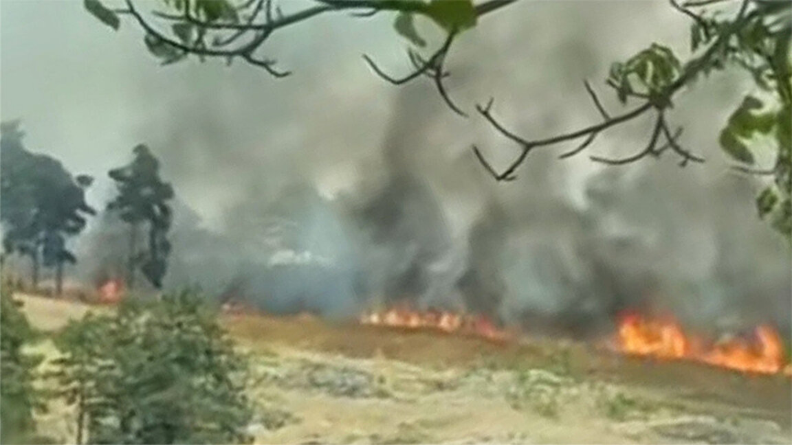 Un incendiu de proporții arde în apropierea orașului Karnobat, sistemul BG-Alert a fost  activat