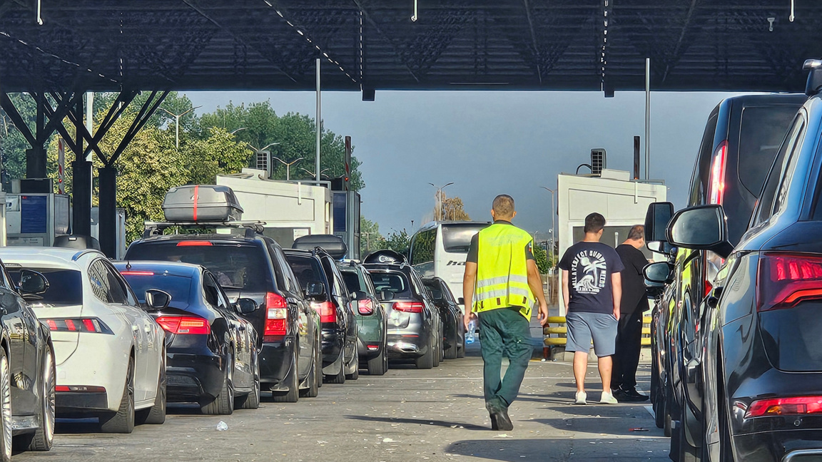 Heavy traffic at Kapitan Andreevo crossing at Bulgaria-Turkey border