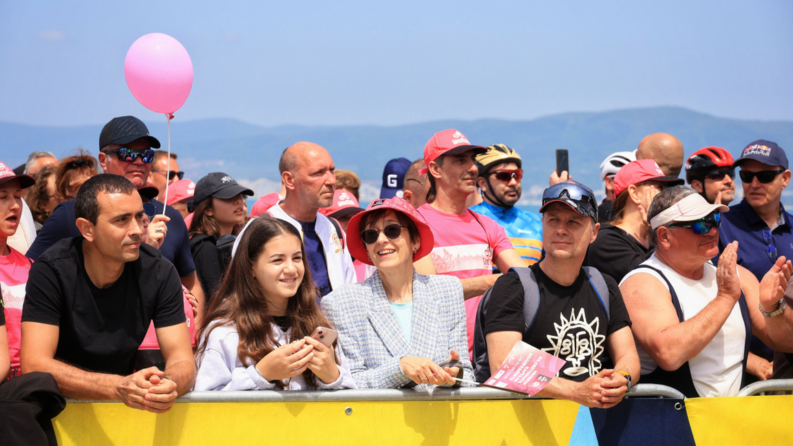 Pjesëmarrësit në Giro d’Italia kalojnë nëpër kodrat e Stara Pllanina