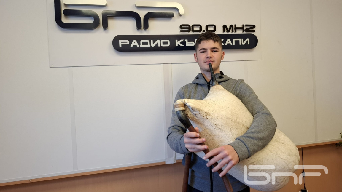 С призови отличия от Котел се завърнаха ...