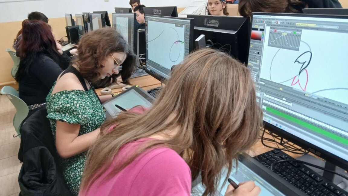 Сценични кадри демонстрират нова STEM среда